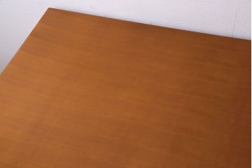 【買取】中古　ユーロカーサ(EURO CASA)　COSTANTINI PIETRO(コスタンチーニ・ピエトロ)　ずっしりとした佇まいのテーブル(ダイニングテーブル、机)