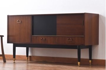 【買取】北欧家具　G-PLAN(ジープラン)　BBシリーズ(Black&Brass)　サイドボードを買取りました。