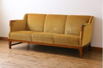 【買取】レトロ家具　北欧ビンテージ　デンマーク製　ローズウッド　3人掛けソファを買取りました。