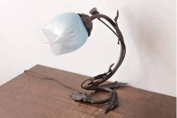 【骨董買取】フランスアンティーク　DAUM NANCY(ドーム・ナンシー、ドーム兄弟)　花　テーブルランプ(スタンドライト、卓上照明、デスクランプ、デスクライト・テーブルライト )を買取りました。