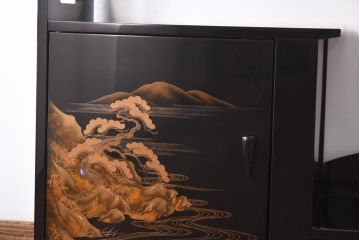 【買取】輪島漆器　輪島塗　大雅堂　大角裕二　山水蒔絵・螺鈿　飾り棚を買取りました