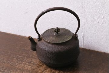 【骨董買取】明治大正期　長命富貴蓋鉄瓶(銅蓋)を買取りました。