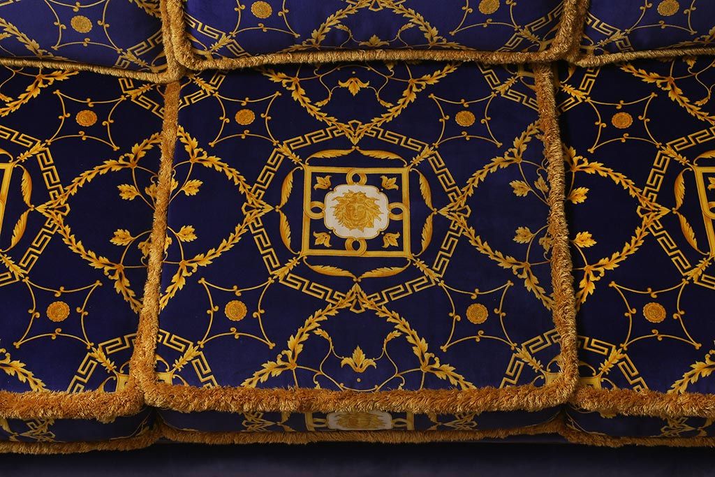 【買取】中古 ユーロカーサ(EURO CASA) イタリア VERSACE(ヴェルサーチ) スリーシーターソファ(三人掛け、3人掛け、トリプルソファ)(定価約180万円)