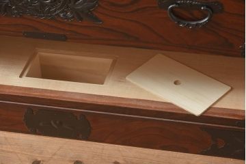 【買取】在庫未使用品 IDC大塚家具 欅産業 KC-35 仙台箪笥 三・五尺兼用タンス(衣装箪笥)(定価約61万5千円)