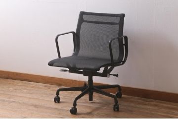 【買取】Hermanmiller(ハーマンミラー社)　イームズアルミナムグループのマネジメントチェアを買取ました。(定価約26万円)