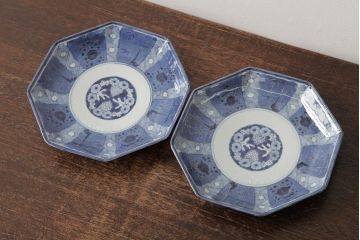【骨董買取】江戸期　古伊万里　松竹梅文　染付八角皿(アンティーク　中皿　伊万里(有田焼))を買取りました。