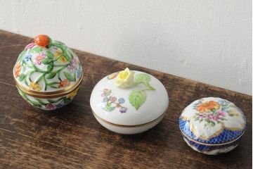 【骨董買取】ハンガリー　HEREND(ヘレンド)　ファンタジーコレクション　小物入れ(ボンボン入れ、西洋陶磁器)を買取りました。