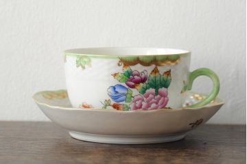 【骨董買取】ハンガリー　HEREND(ヘレンド)　ヴィクトリア・ブーケ　カップ&ソーサー(西洋陶磁器)を買取りました。