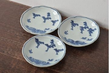 【骨董買取】古民具・骨董　江戸期　古伊万里　藍九谷　松と鴎　変形皿(中皿、和食器)を買取ました。