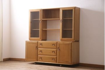 【買取】アーコール(ercol) ウィンザーシリーズ  激レア キャスター付 ウォールキャビネットを買取りました。(収納棚、カップボード)