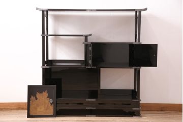 【買取】輪島塗　井波唯志作　萩に牡丹　金銀蒔絵　飾り棚を買取りました