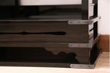 【買取】輪島塗　井波唯志作　萩に牡丹　金銀蒔絵　飾り棚を買取りました