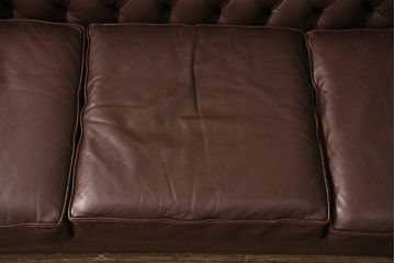 【買取】中古　美品　ビンテージ　モビリア　チェスターフィールド風の本革製ソファ(三人掛けソファ、3Pソファ)