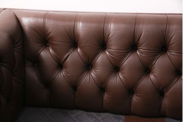 【買取】中古　美品　ビンテージ　モビリア　チェスターフィールド風の本革製ソファ(三人掛けソファ、3Pソファ)