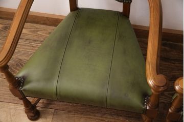 【買取】中古　展示美品　バロッサバレンティ(VARO,S.A. VALENTI)　優美なシルエットが目を引くカクトワール・チェア2脚セット(ダイニングチェア、アームチェア)2脚で定価約40万円)