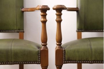 【買取】中古　展示美品　バロッサバレンティ(VARO,S.A. VALENTI)　優美なシルエットが目を引くカクトワール・チェア2脚セット(ダイニングチェア、アームチェア)2脚で定価約40万円)