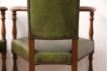 【買取】中古　展示美品　バロッサバレンティ(VARO,S.A. VALENTI)　優美なシルエットが目を引くカクトワール・チェア2脚セット(ダイニングチェア、アームチェア)2脚で定価約40万円)