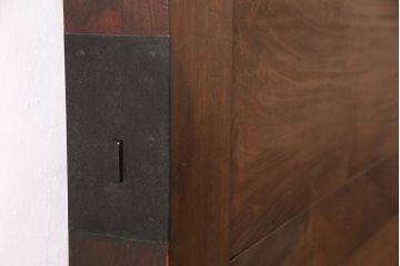 【買取】和製アンティーク 総欅 一枚板 漆塗り 蔵戸を買取りました