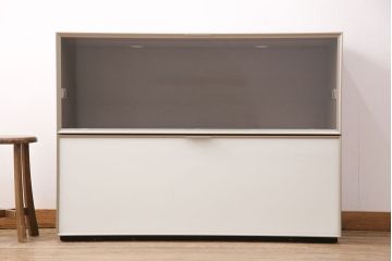 【買取】中古　arflex(アルフレックス)　C.C.09(シー.シー.09)　シンプルでモダンな佇まいが上質な空間を演出するサイドボード(収納棚、戸棚)(定価約59万円)