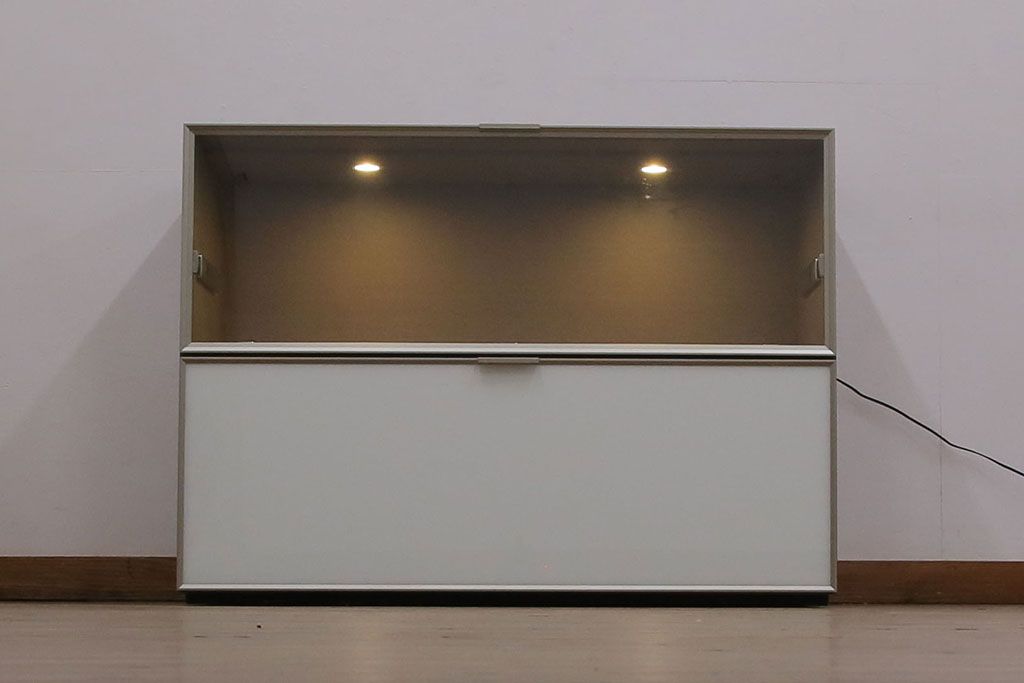 【買取】中古　arflex(アルフレックス)　C.C.09(シー.シー.09)　シンプルでモダンな佇まいが上質な空間を演出するサイドボード(収納棚、戸棚)(定価約59万円)