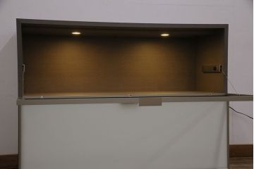 【買取】中古　arflex(アルフレックス)　C.C.09(シー.シー.09)　シンプルでモダンな佇まいが上質な空間を演出するサイドボード(収納棚、戸棚)(定価約59万円)