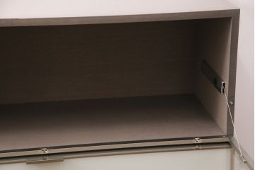 【買取】中古　arflex(アルフレックス)　C.C.09(シー.シー.09)　シンプルでモダンな佇まいが上質な空間を演出するサイドボード(収納棚、戸棚)(定価約59万円)