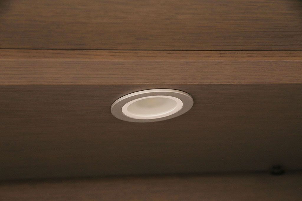 【買取】中古　arflex(アルフレックス)　C.C.09(シー.シー.09)　シンプルでモダンな佇まいが上質な空間を演出するサイドボード(収納棚、戸棚)(定価約59万円)