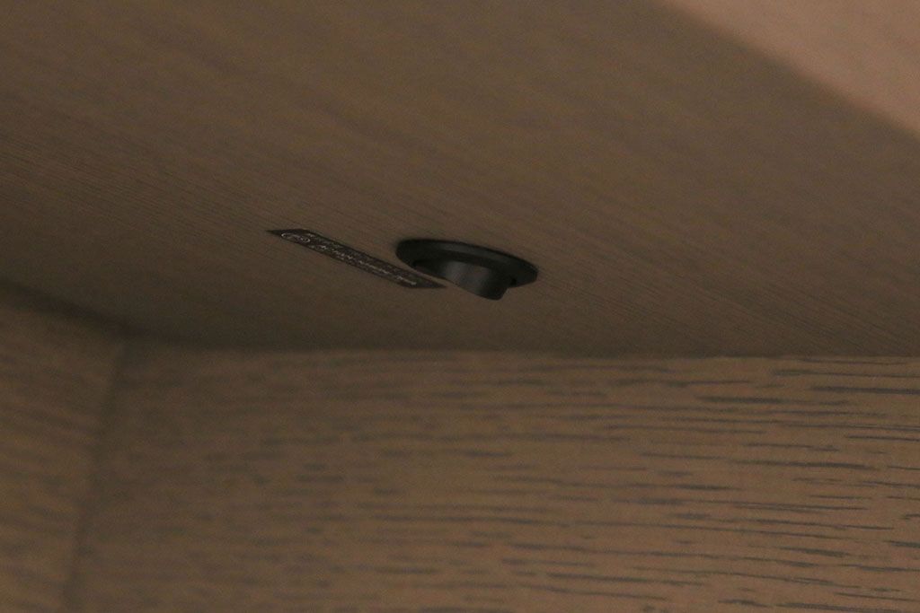 【買取】中古　arflex(アルフレックス)　C.C.09(シー.シー.09)　シンプルでモダンな佇まいが上質な空間を演出するサイドボード(収納棚、戸棚)(定価約59万円)