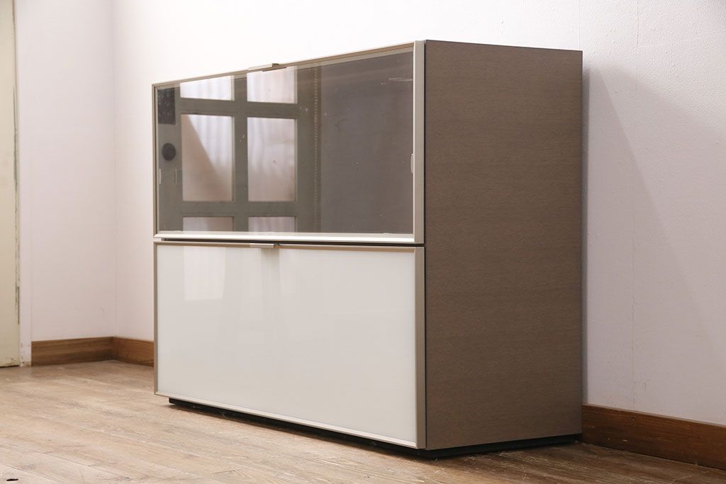 【買取】中古　arflex(アルフレックス)　C.C.09(シー.シー.09)　シンプルでモダンな佇まいが上質な空間を演出するサイドボード(収納棚、戸棚)(定価約59万円)