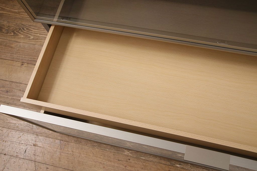 【買取】中古　arflex(アルフレックス)　C.C.09(シー.シー.09)　シンプルでモダンな佇まいが上質な空間を演出するサイドボード(収納棚、戸棚)(定価約59万円)