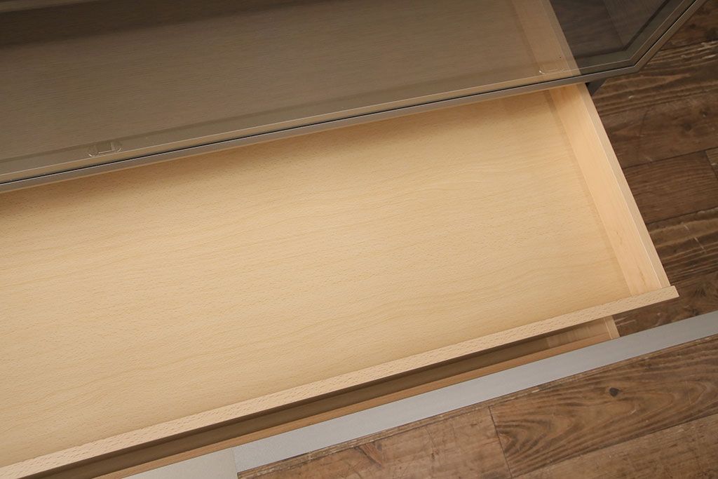 【買取】中古　arflex(アルフレックス)　C.C.09(シー.シー.09)　シンプルでモダンな佇まいが上質な空間を演出するサイドボード(収納棚、戸棚)(定価約59万円)