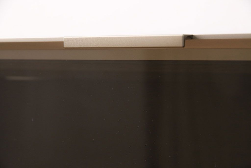 【買取】中古　arflex(アルフレックス)　C.C.09(シー.シー.09)　シンプルでモダンな佇まいが上質な空間を演出するサイドボード(収納棚、戸棚)(定価約59万円)