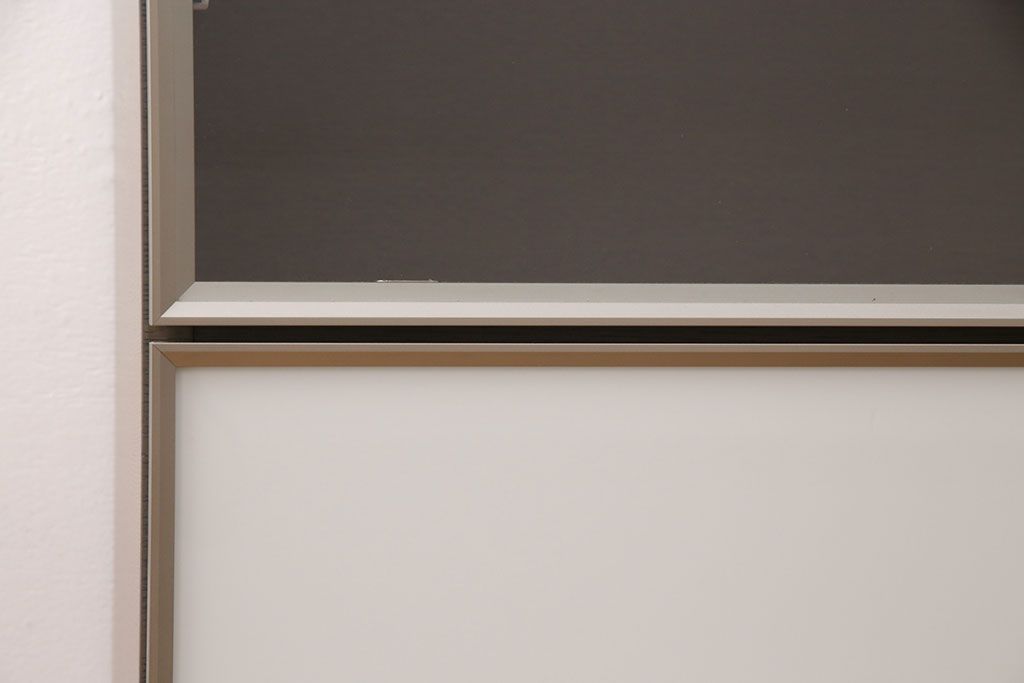 【買取】中古　arflex(アルフレックス)　C.C.09(シー.シー.09)　シンプルでモダンな佇まいが上質な空間を演出するサイドボード(収納棚、戸棚)(定価約59万円)