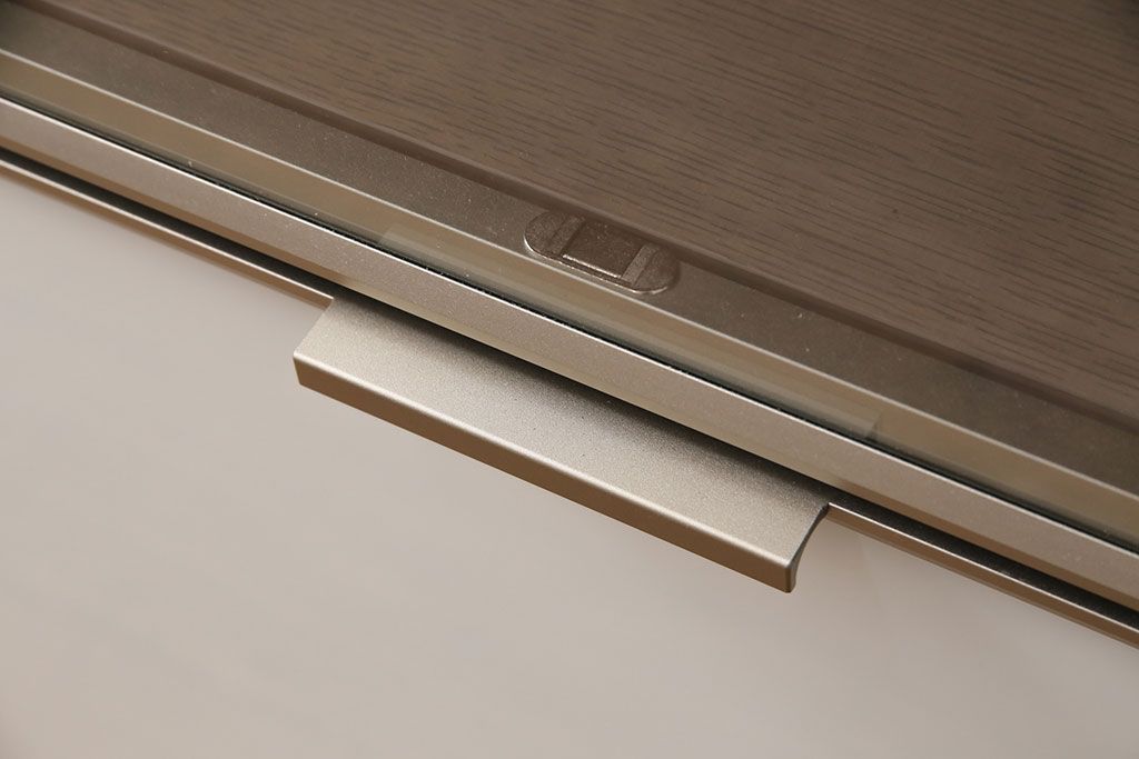 【買取】中古　arflex(アルフレックス)　C.C.09(シー.シー.09)　シンプルでモダンな佇まいが上質な空間を演出するサイドボード(収納棚、戸棚)(定価約59万円)