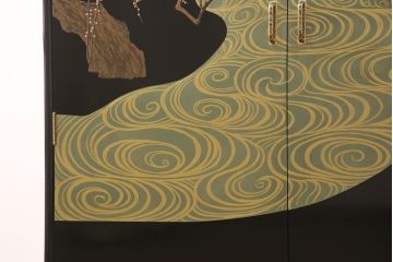 【買取】香川漆器　伝統工芸士・小松庄一作　かくし付き　桐材　漆絵　衣装箪笥桐箪笥)を買取りました。