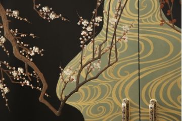 【買取】香川漆器　伝統工芸士・小松庄一作　かくし付き　桐材　漆絵　衣装箪笥桐箪笥)を買取りました。