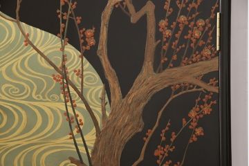 【買取】香川漆器　伝統工芸士・小松庄一作　かくし付き　桐材　漆絵　衣装箪笥桐箪笥)を買取りました。