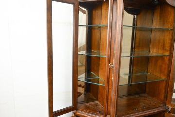 【買取】中古　美品　センチュリー社(CENTURY)　サァラ麻布取り扱い 豪華な佇まいのキャビネット(収納棚、飾り棚、食器棚)(定価約240万円)
