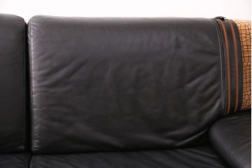 【買取】中古　GUCCI(グッチ)　Formitalia(フォルミタリア)　希少品!エレガントな雰囲気を醸し出す本革ソファ(二人掛け、アームソファ)(定価約240万円)