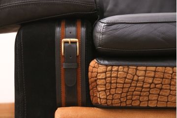 【買取】中古　GUCCI(グッチ)　Formitalia(フォルミタリア)　希少品!エレガントな雰囲気を醸し出す本革ソファ(二人掛け、アームソファ)(定価約240万円)