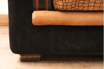 【買取】中古　GUCCI(グッチ)　Formitalia(フォルミタリア)　希少品!エレガントな雰囲気を醸し出す本革ソファ(二人掛け、アームソファ)(定価約240万円)