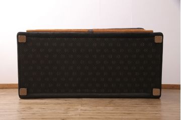 【買取】中古　GUCCI(グッチ)　Formitalia(フォルミタリア)　希少品!エレガントな雰囲気を醸し出す本革ソファ(二人掛け、アームソファ)(定価約240万円)