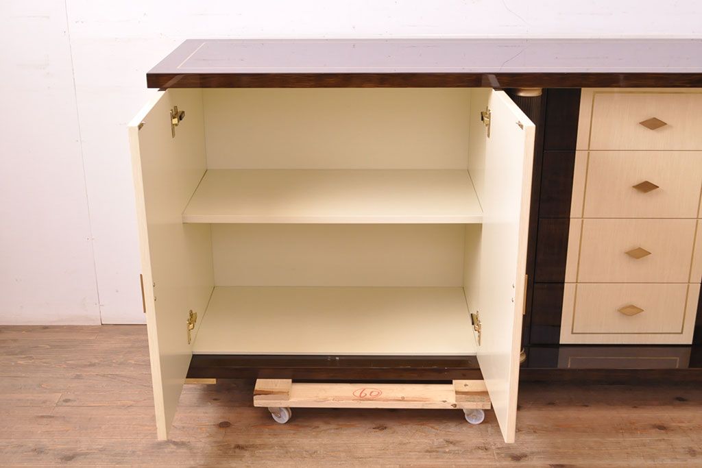 【買取】EURO CASA(ユーロ・カーサ)取り扱い TURRI(トゥーリ) 特注 大型サイドボードを買取りました。(定価約220万円)