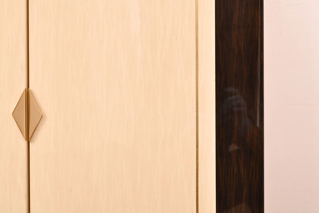【買取】EURO CASA(ユーロ・カーサ)取り扱い TURRI(トゥーリ) 特注 大型サイドボードを買取りました。(定価約220万円)