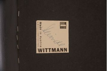 【買取】中古　美品　IDC大塚家具　オーストリア　ヴィットマン(WITTMANN)　AURA(アウラ)　丸みのあるデザインで優しい雰囲気を醸し出す高級本革二人掛けソファ(2P、アームソファ)(定価約50万円)　