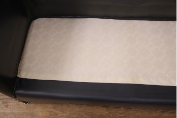 【買取】中古　美品　IDC大塚家具　オーストリア　ヴィットマン(WITTMANN)　AURA(アウラ)　丸みのあるデザインで優しい雰囲気を醸し出す高級本革二人掛けソファ(2P、アームソファ)(定価約50万円)　