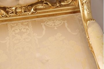 【買取】SILIK(シリック) ゴールド ロココ調 1人掛けソファを買取ました。(定価約65万円