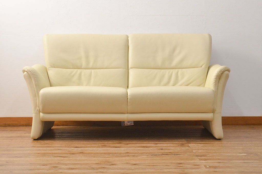 【買取】中古 美品 IDC大塚家具取り扱い 高級ブランド himolla(ヒモラ) Kassel(カッセル) 高級感ある佇まいの本革2人掛けソファ(定価約40万円)(二人掛けソファ、アームチェア)