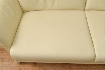 【買取】中古 美品 IDC大塚家具取り扱い 高級ブランド himolla(ヒモラ) Kassel(カッセル) 高級感ある佇まいの本革2人掛けソファ(定価約40万円)(二人掛けソファ、アームチェア)