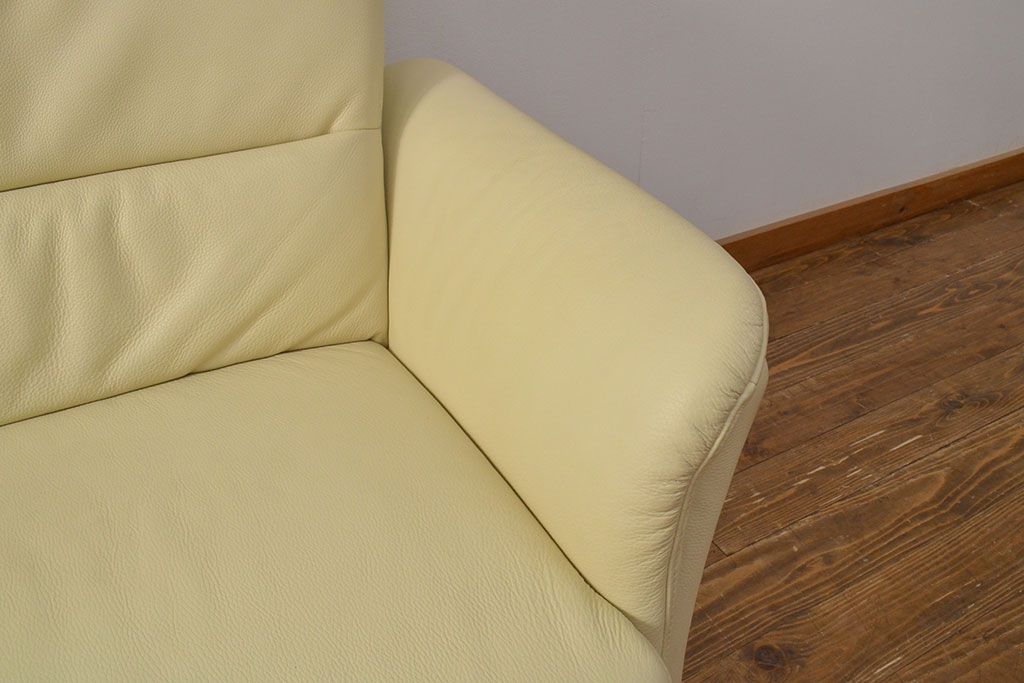 【買取】中古 美品 IDC大塚家具取り扱い 高級ブランド himolla(ヒモラ) Kassel(カッセル) 高級感ある佇まいの本革2人掛けソファ(定価約40万円)(二人掛けソファ、アームチェア)